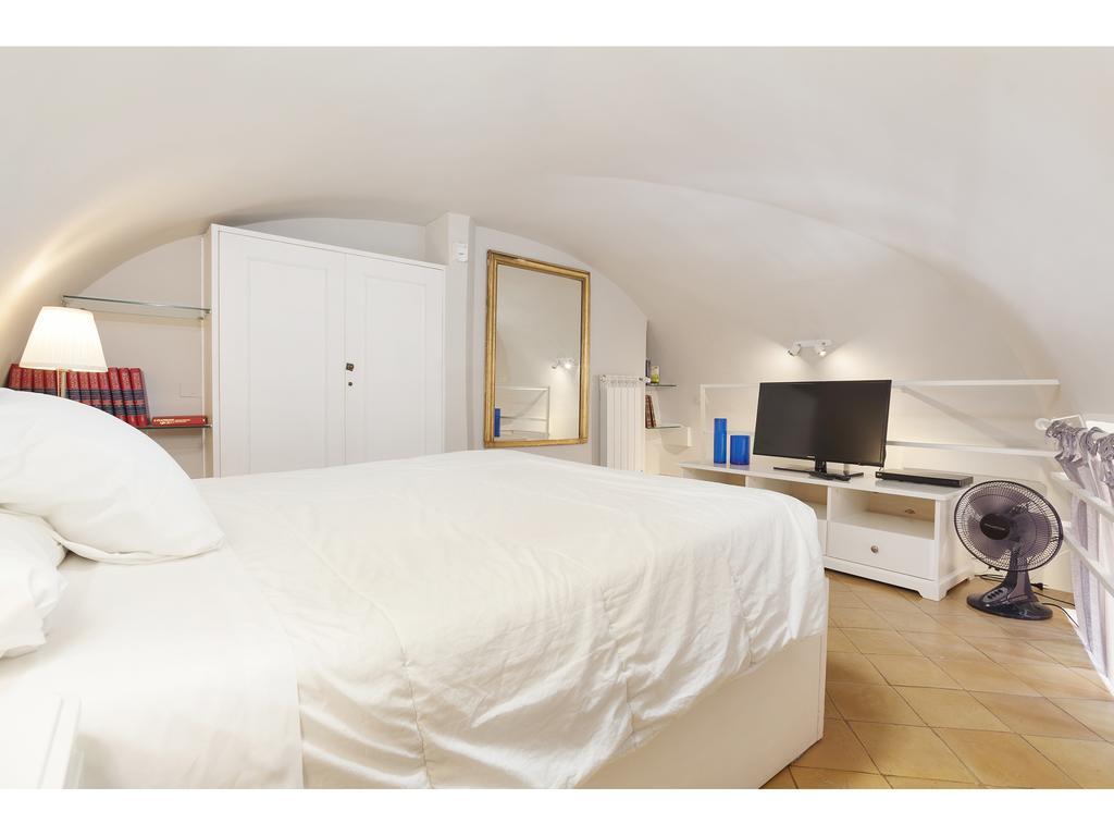 Apartment Via Giulia Rom Exteriör bild